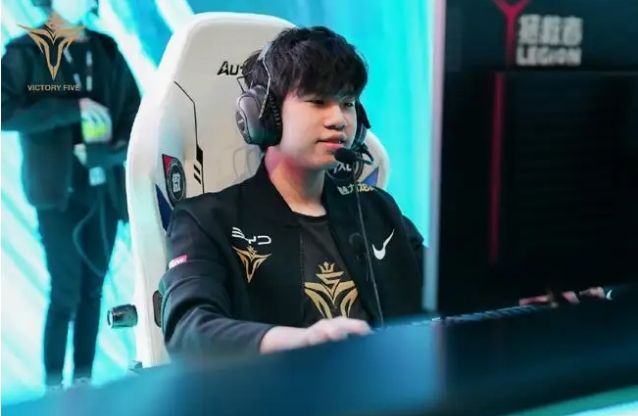 在社会经济 在社会经济